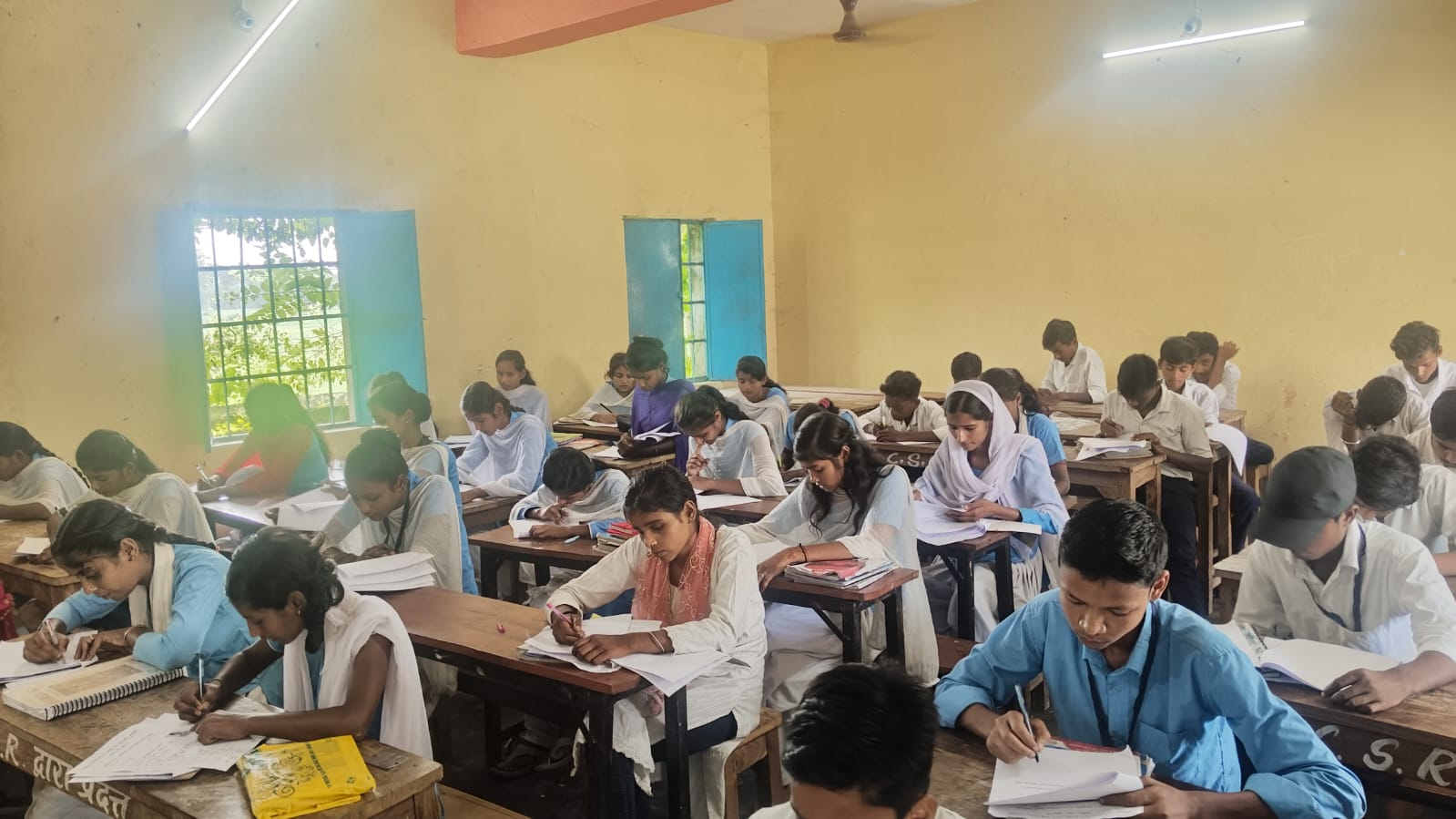Inside the examination room — Barhara, 2025